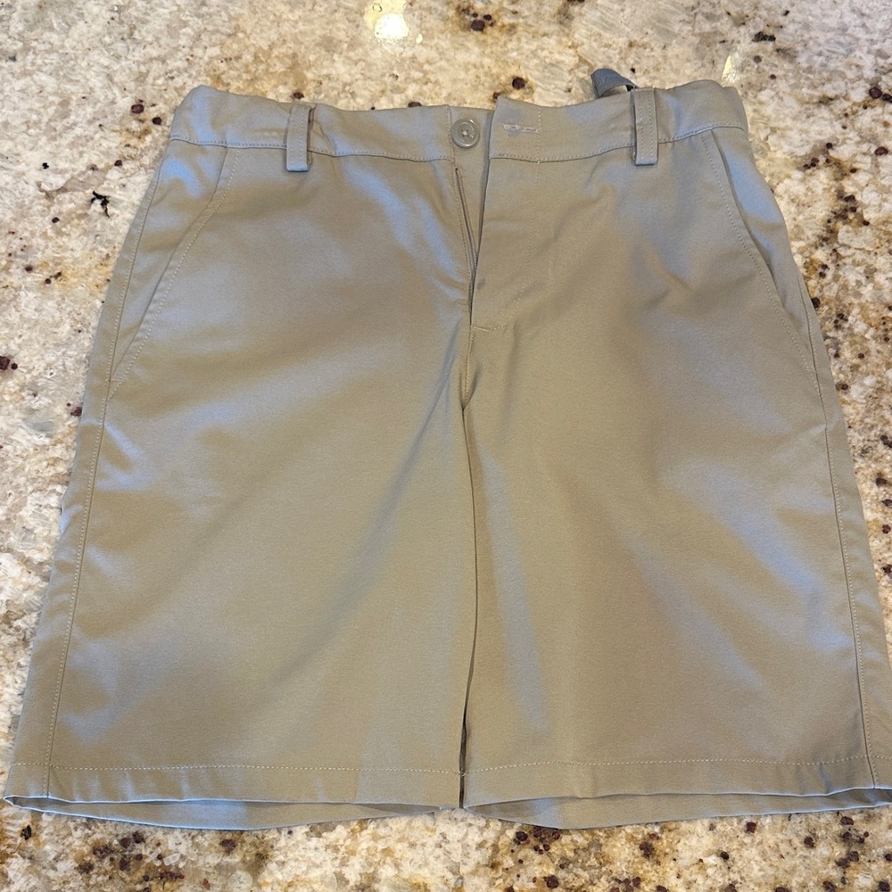 Under Armour boys Khaki Flat Front Shorts